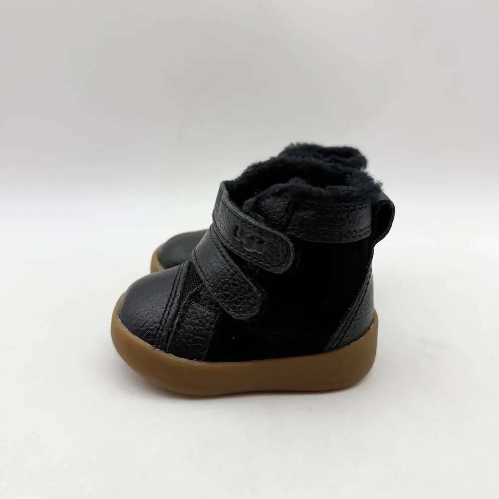 UGG baby rennon